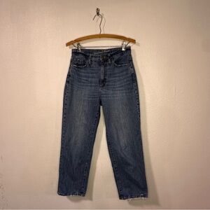 Universal Thread Distressed Jeans